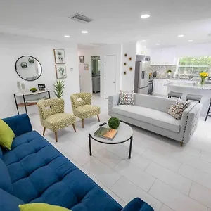 Beautiful House, Walking Distance To Stadium Holiday home Tampa