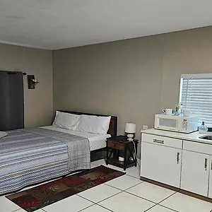 Castle In Near Airport And Busch Gardens Apartment Tampa